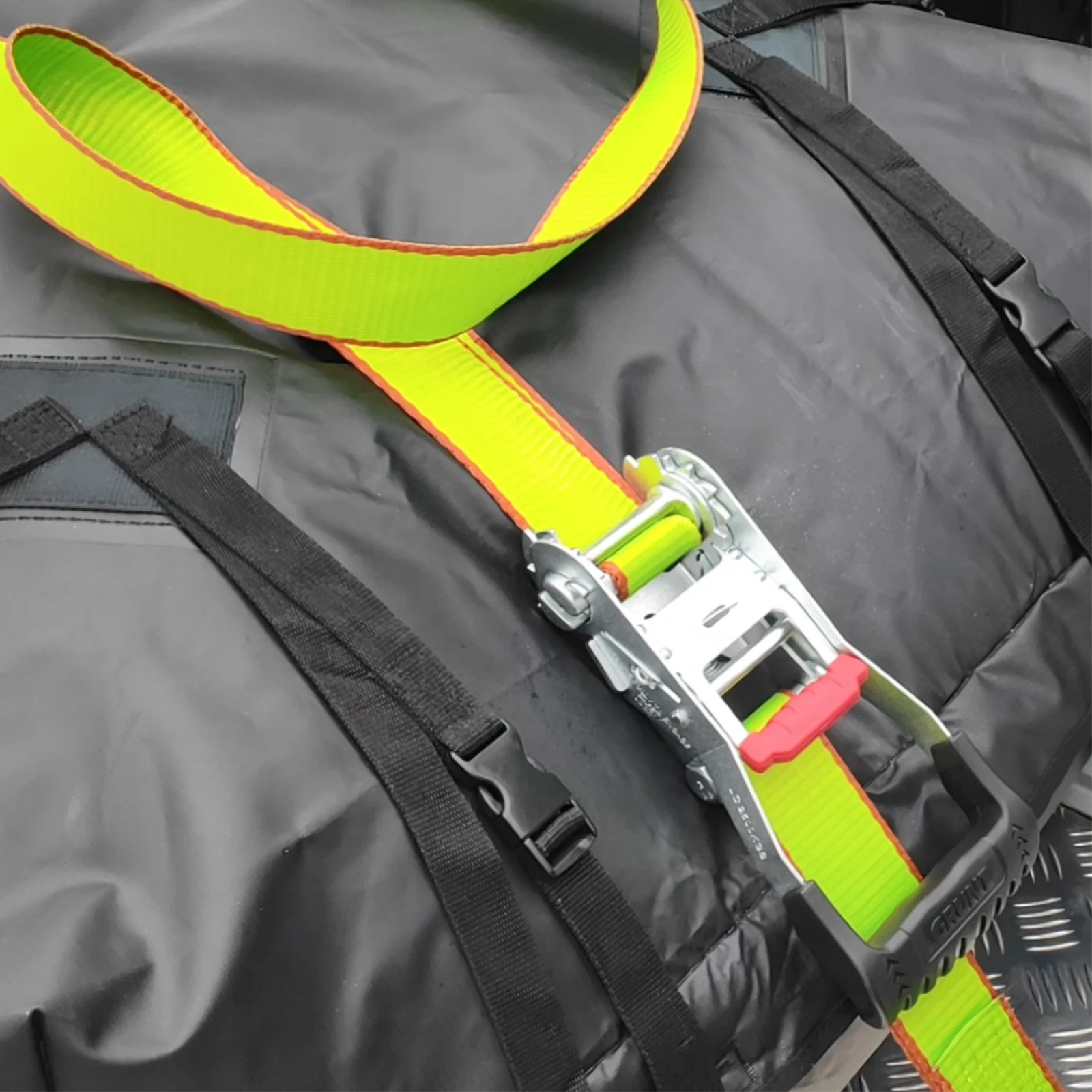 Grunt Ezi-Load 50mm x 9m Ratchet Tie-Down Straps 2500kg