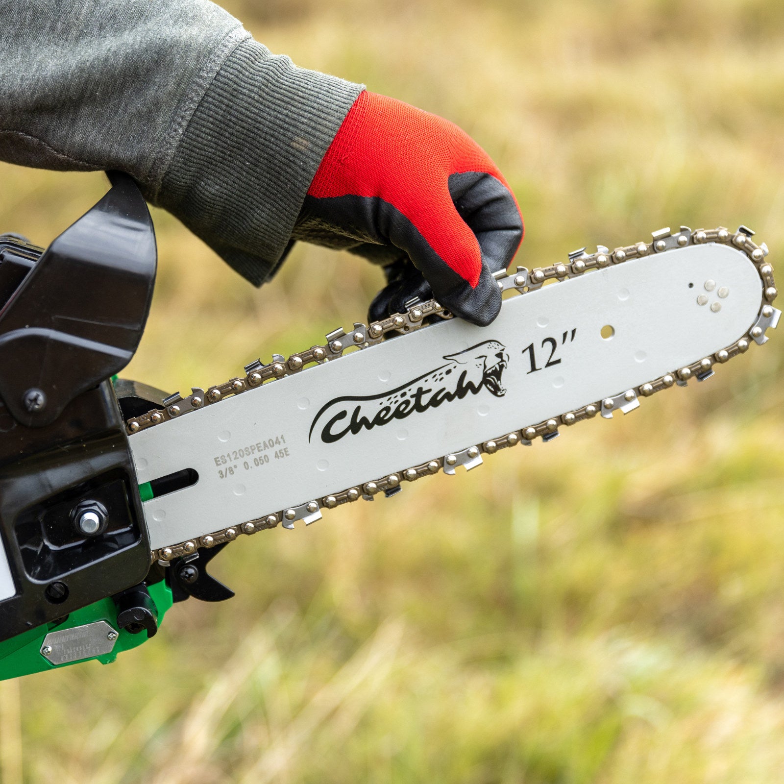 Cheetah 12 Inch 2-Stroke 25.4cc Chainsaw, 30.5cm Bar, 3/8" LP Chain 1697581