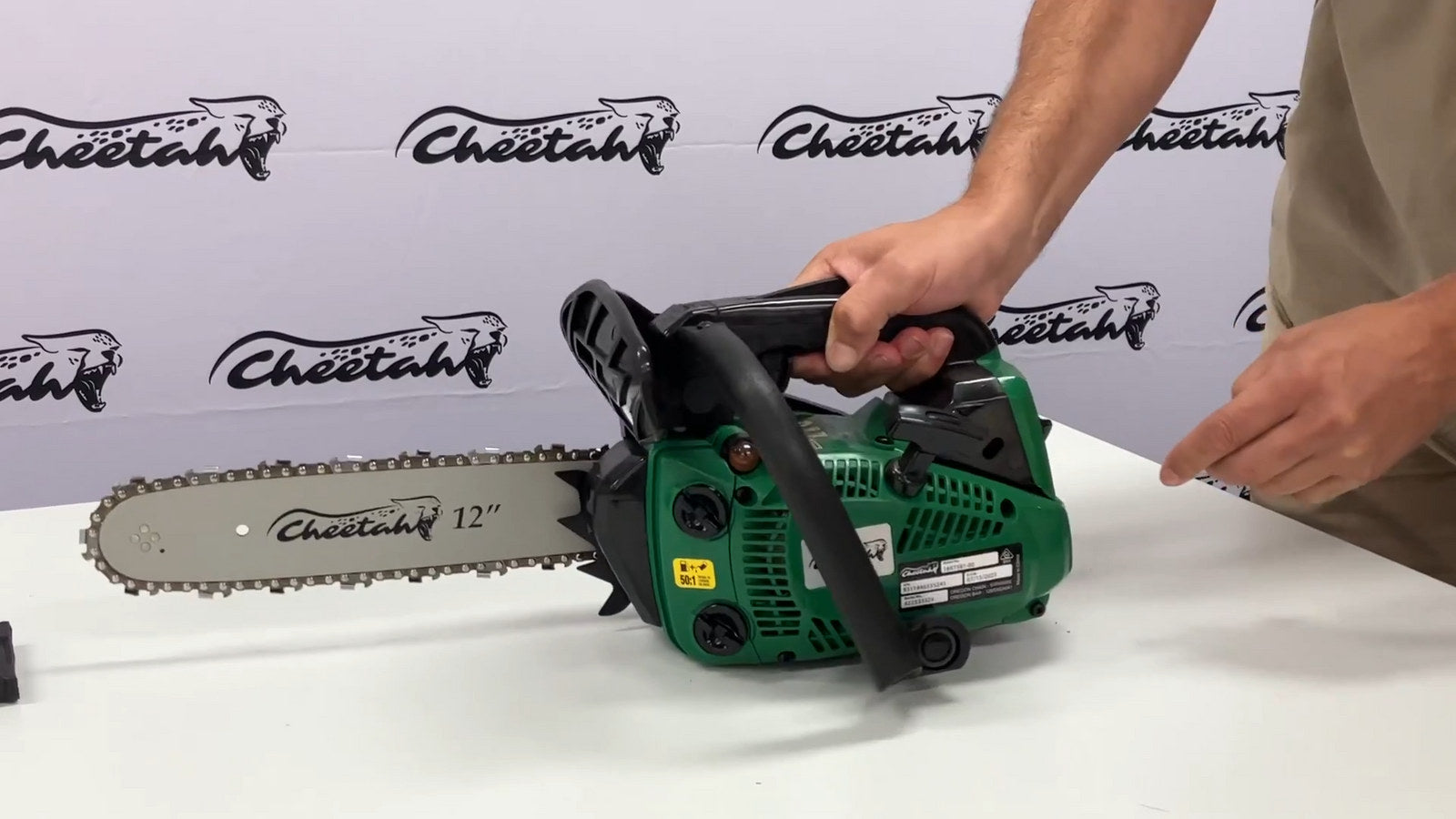 Cheetah 12 Inch 2-Stroke 25.4cc Chainsaw, 30.5cm Bar, 3/8" LP Chain 1697581