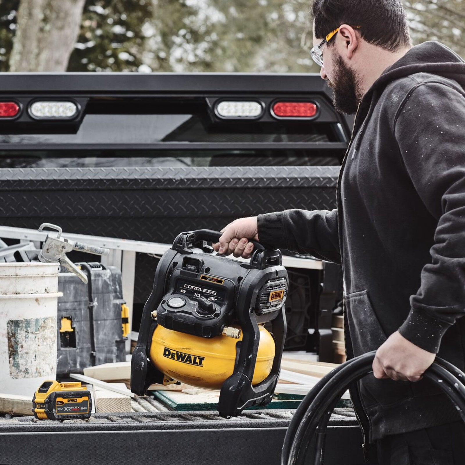 DeWALT 18V 10L Brushless Cordless Air Compressor DCC1018N-XJ - Skin Only