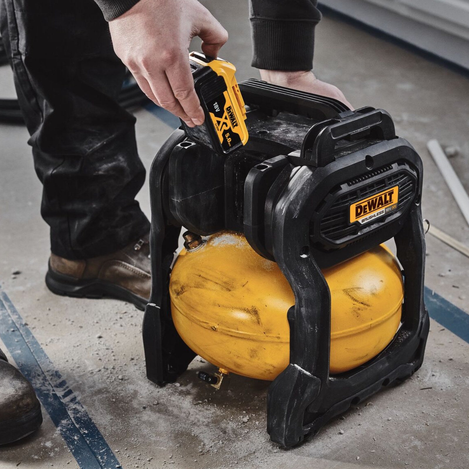 DeWALT 18V 10L Brushless Cordless Air Compressor DCC1018N-XJ - Skin Only