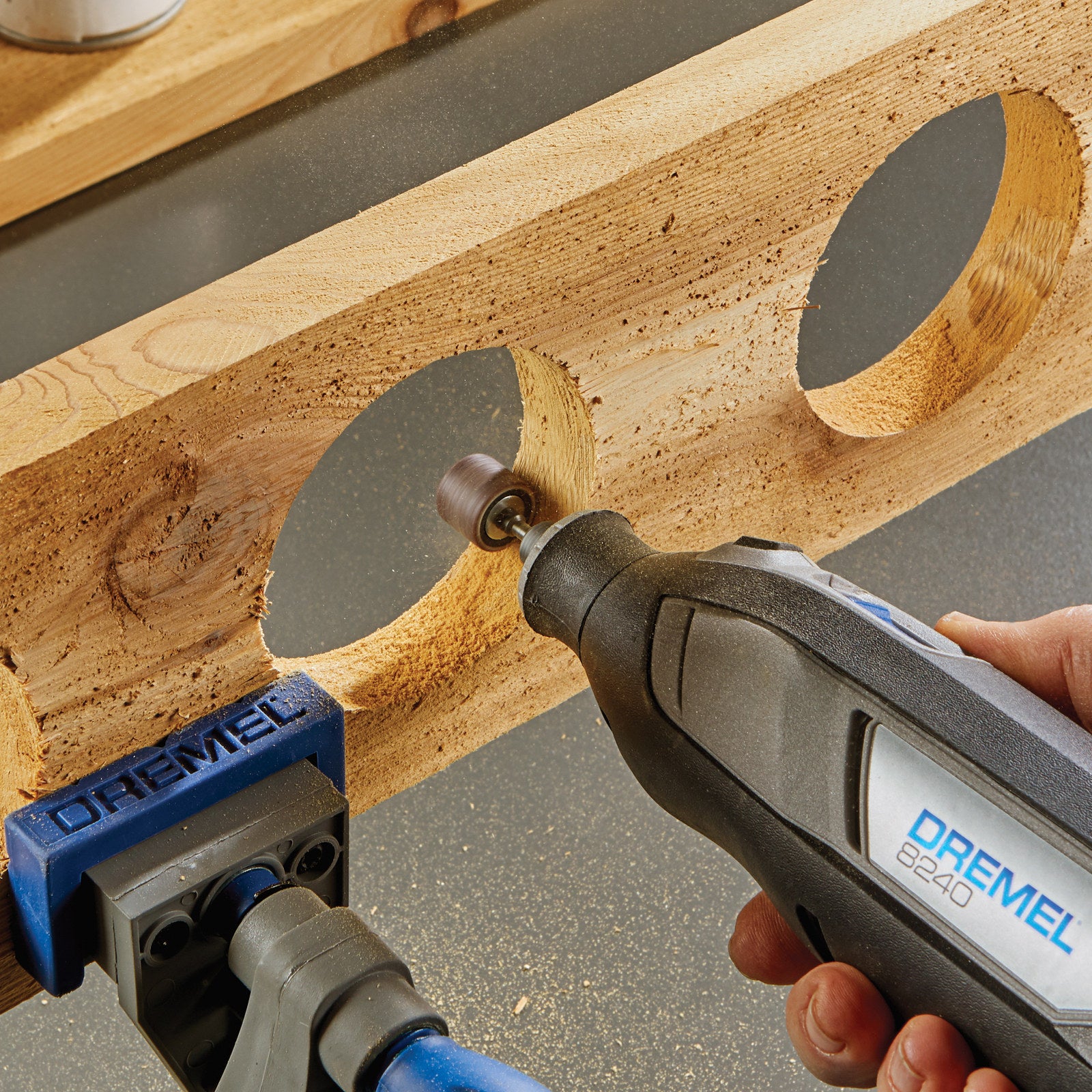 Dremel 8240 12V Cordless Rotary Tool Kit F0138240NA