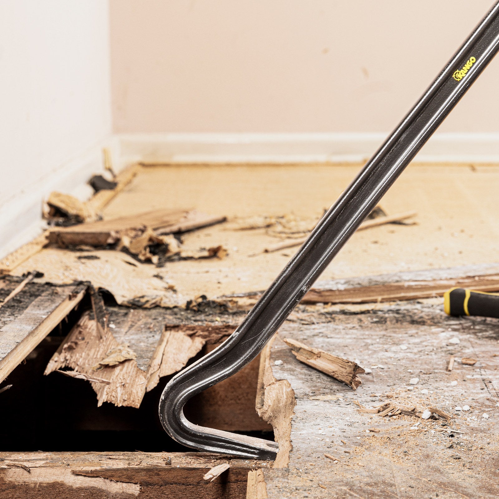 Kango 600mm Wrecking Bar with Nail Extractor and Built-In Fulcrum
