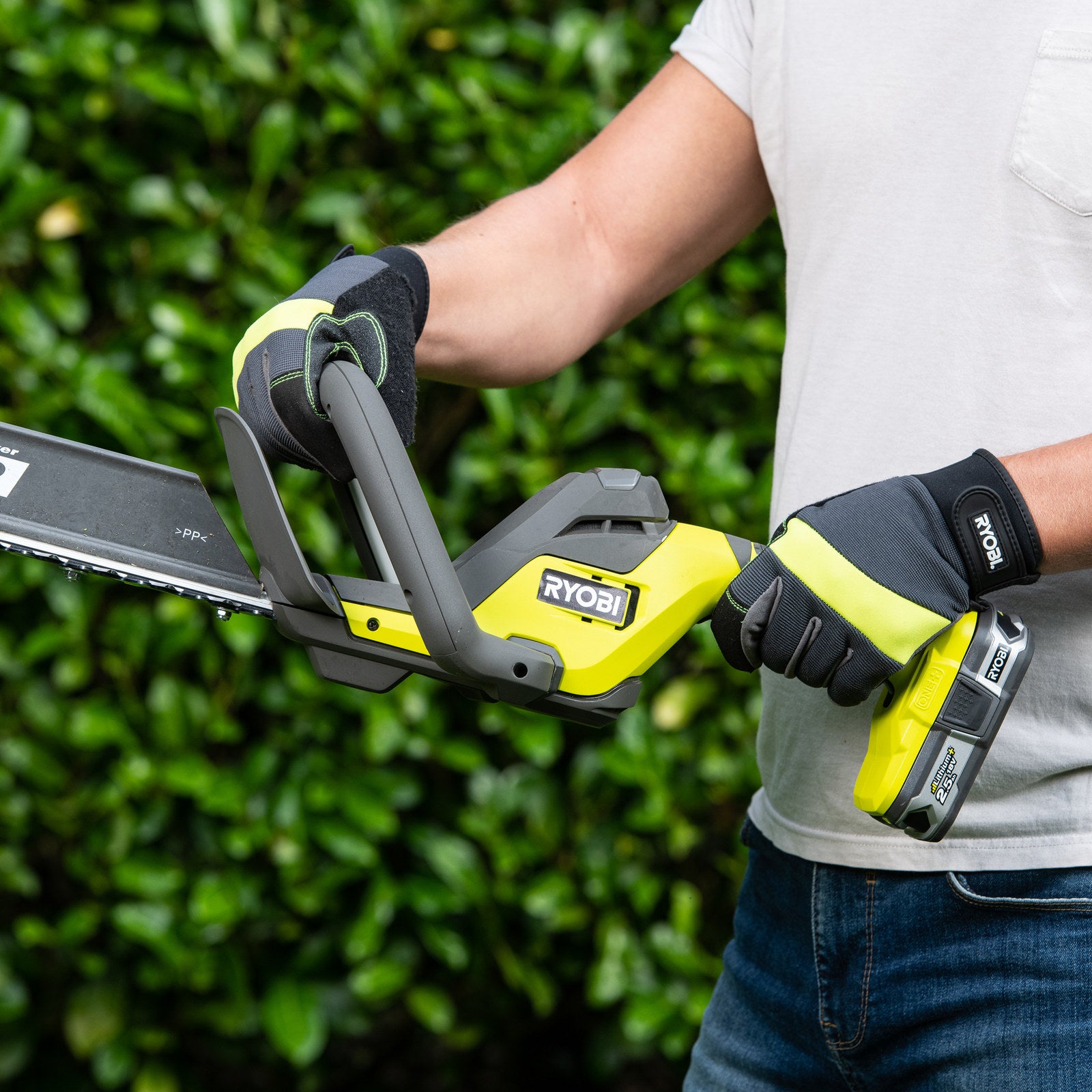 Ryobi 18V ONE+ 50cm Hedge Trimmer 2.0Ah Battery & Charger Kit R18HTR42