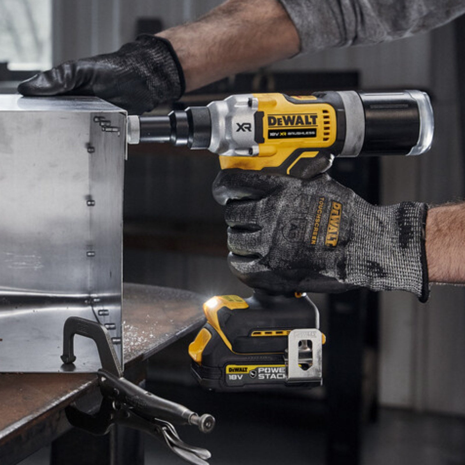 DeWALT 18V 6.4mm Cordless Rivet Gun DCF414NT-XJ - Bare Unit
