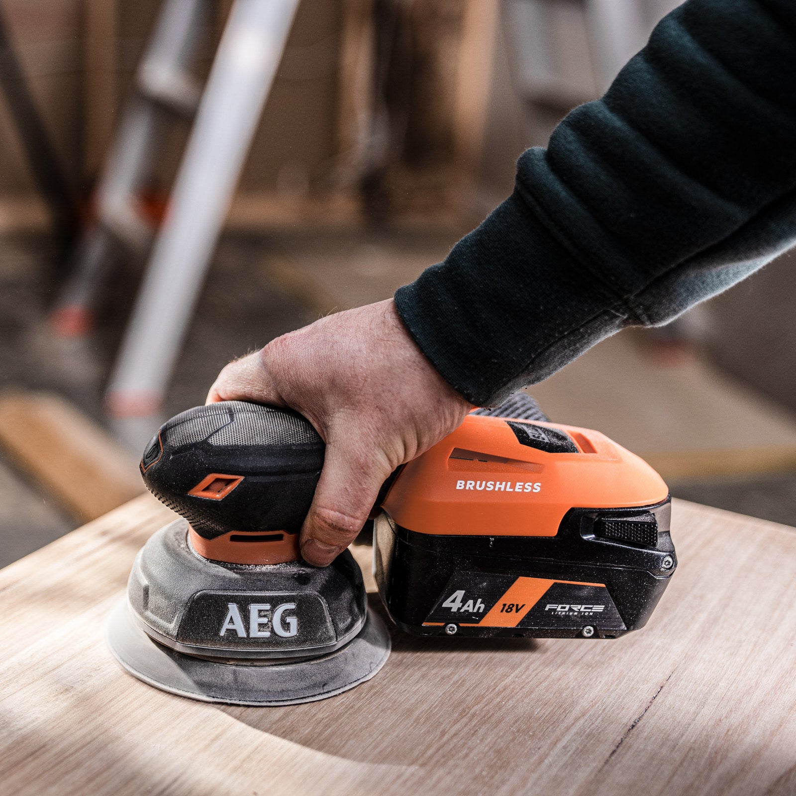 AEG 18V Brushless Sub Compact 125mm Random Orbital Sander A18SROSBL0 - Skin Only