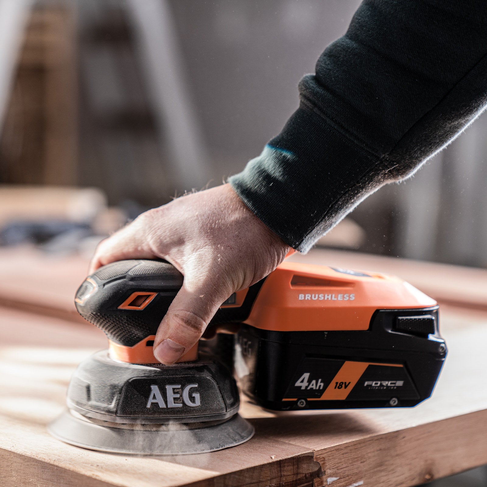 AEG 18V Brushless Sub Compact 125mm Random Orbital Sander A18SROSBL0 - Skin Only