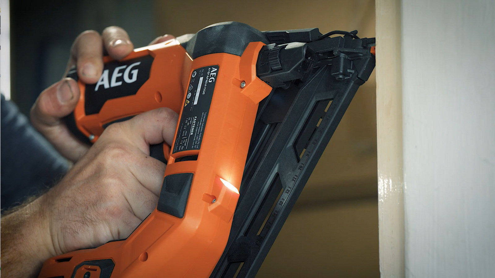 AEG 18V F-RAPID 15GA DA Angled Brad Nailer A18FAFNDA15GB0 - Skin Only