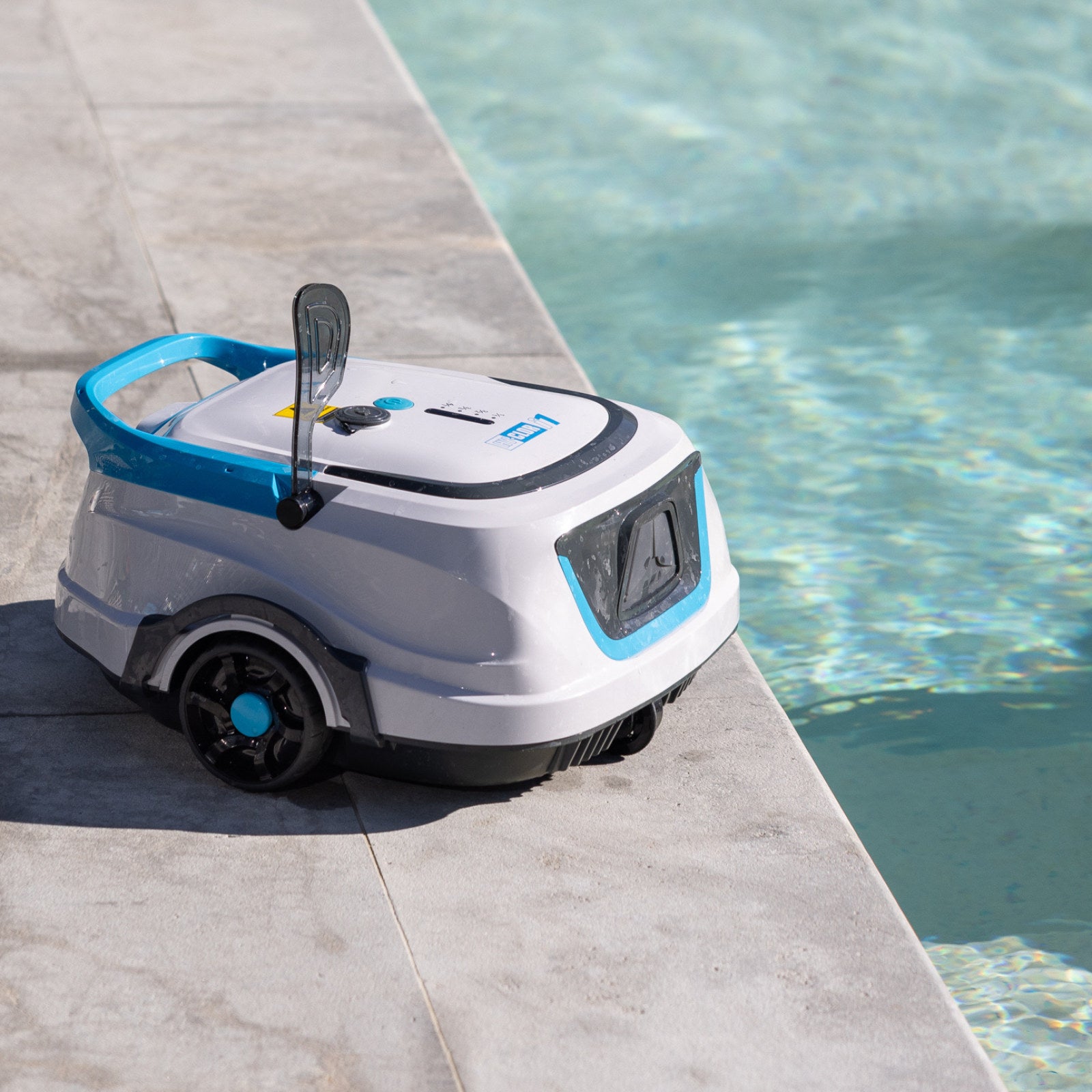 Hy-Clor i1 Cordless Robotic Pool Cleaner