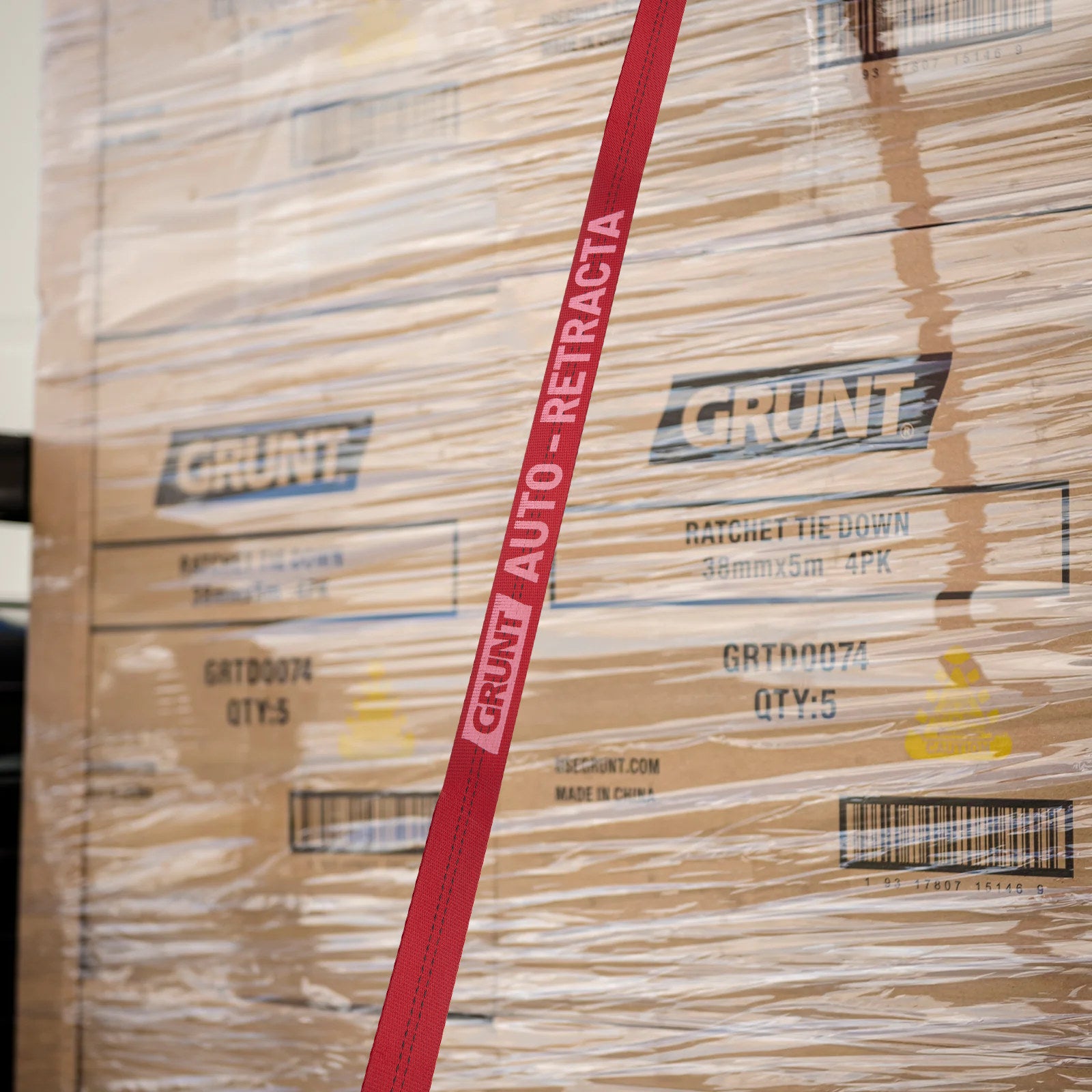 GRUNT 35mm x 5m Retractable Tie Down, 1000kg Lashing Capacity, Auto-Retract