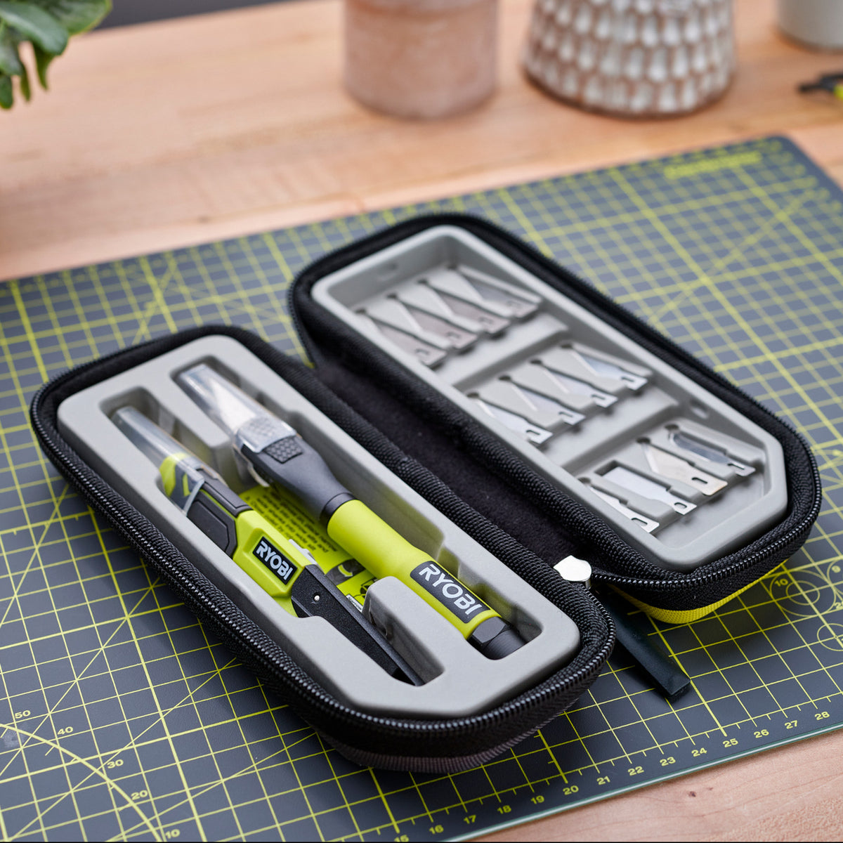 Ryobi 14-Piece Hobby Knife Set with Quick Change & 2-in-1 Knives