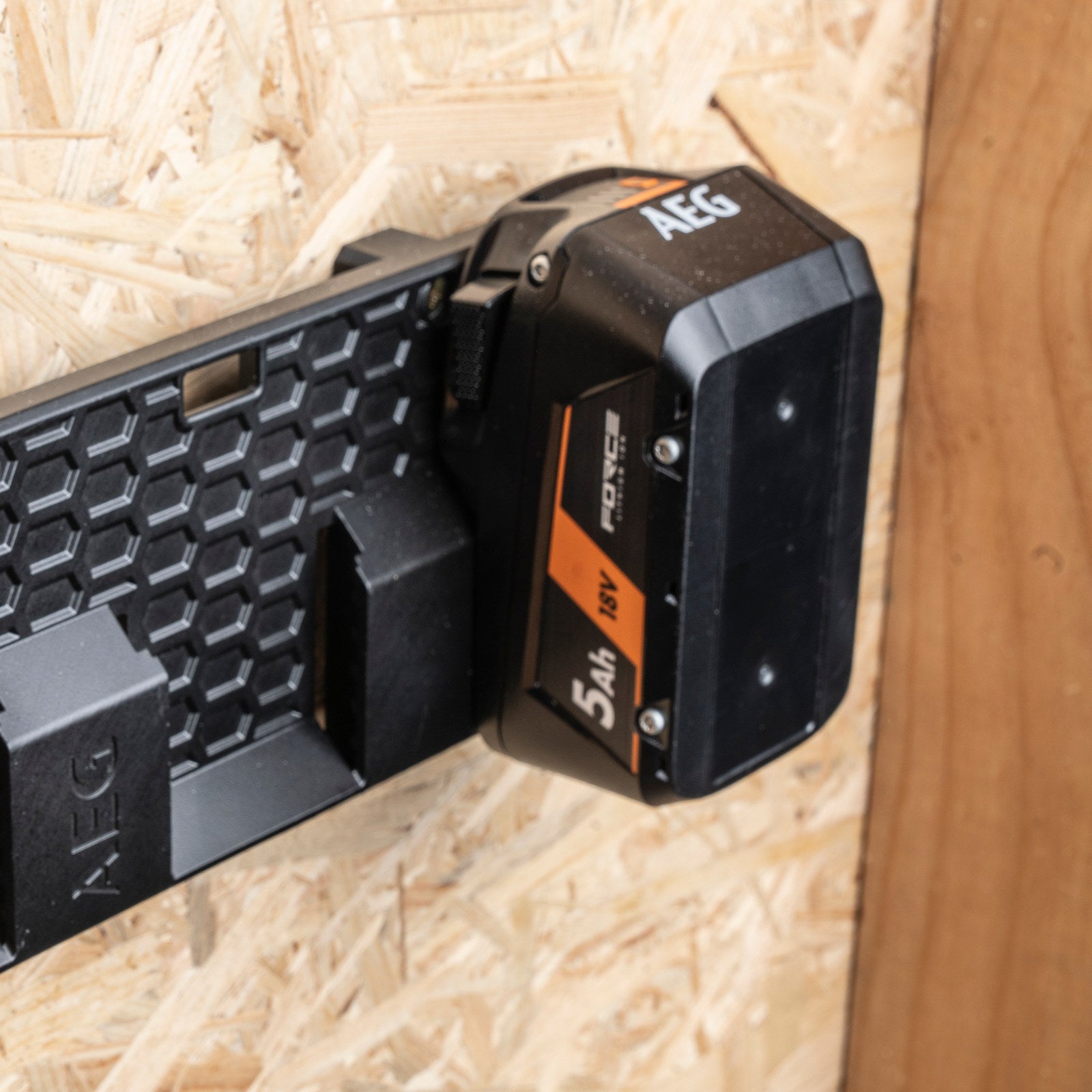 AEG 3 Port 18V Battery Holder Wall and Bench Mount AQSBH