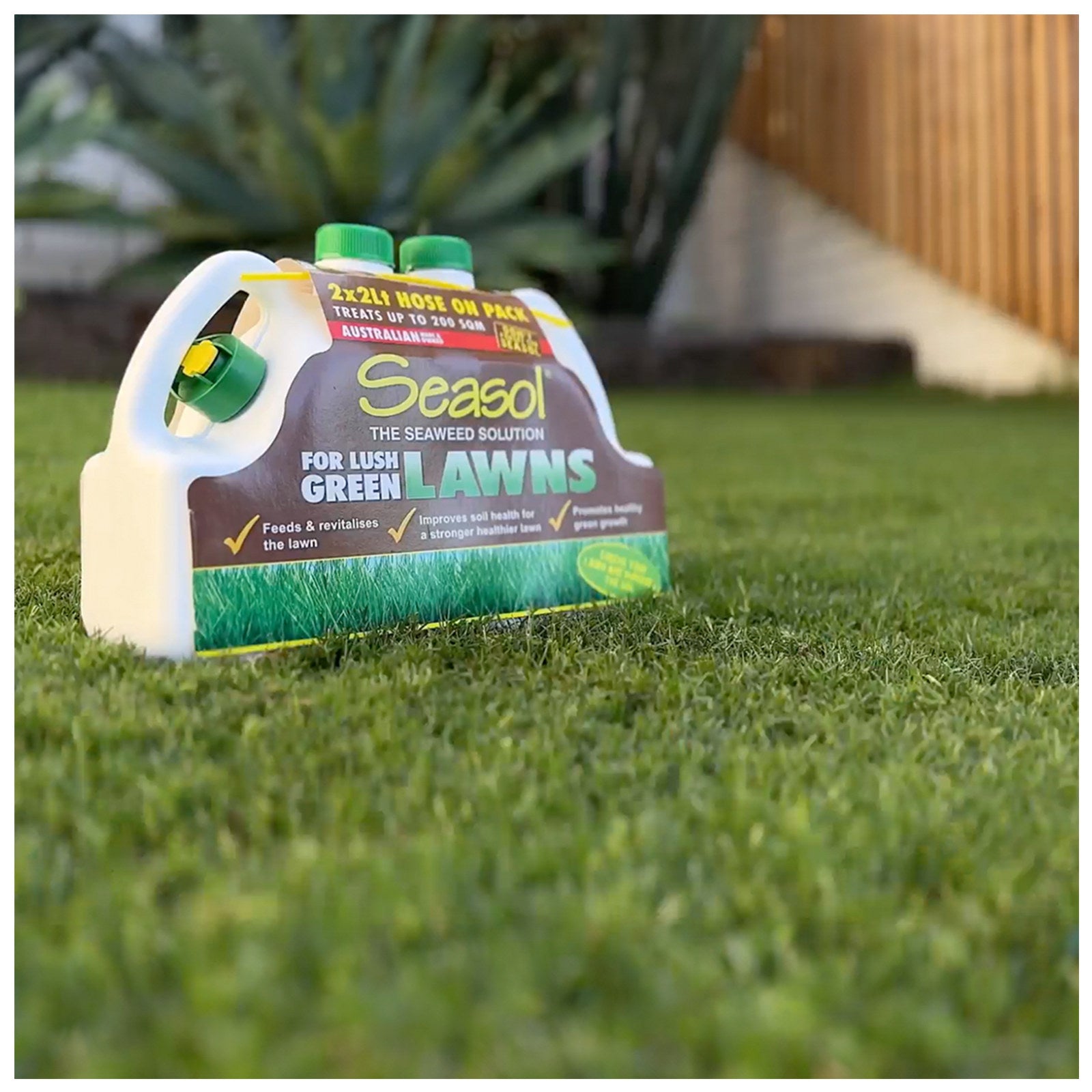 Seasol 2 x 2L Ready To Use Lawn Fertiliser Twin Pack with Wetting Agent, Covers 200sqm