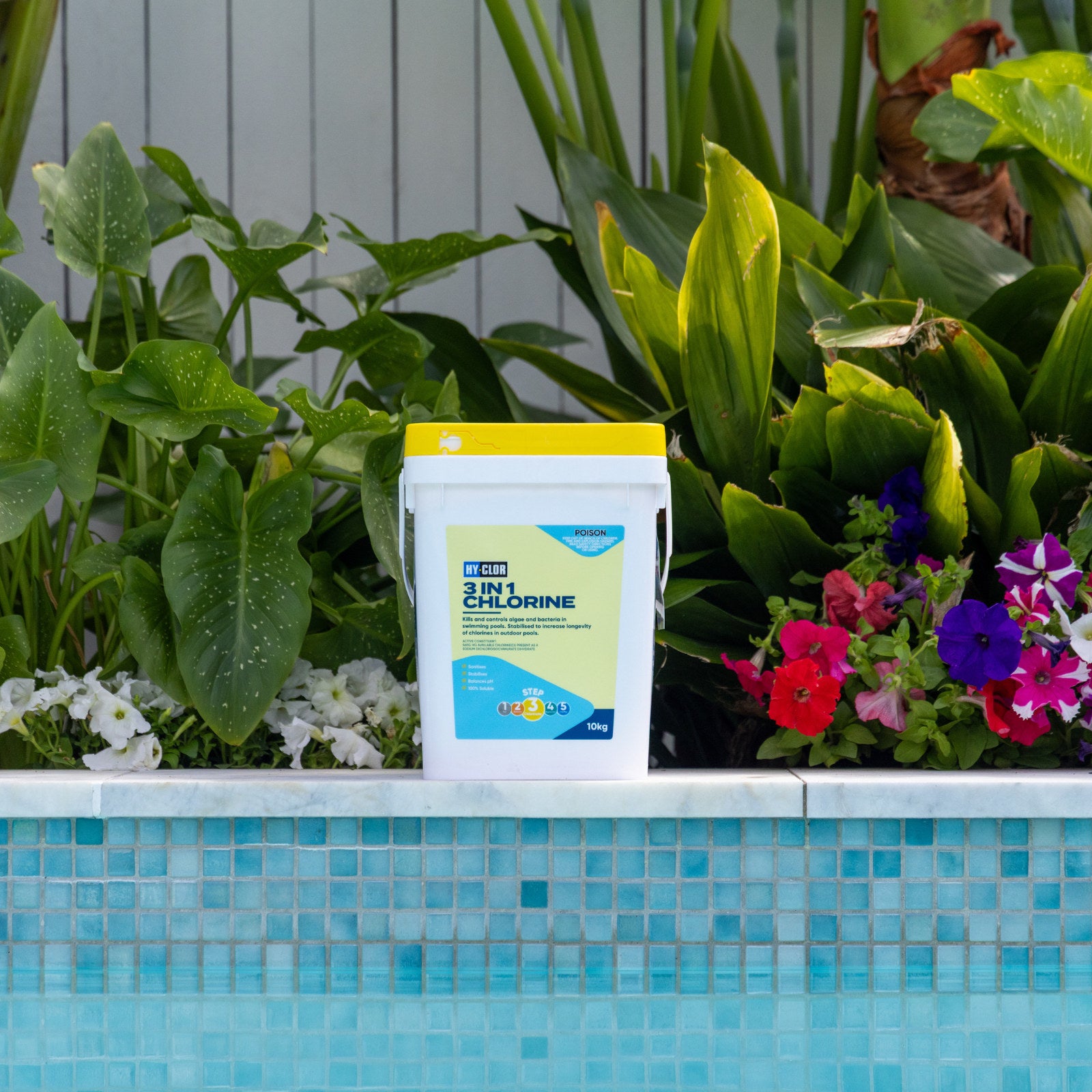 Hy-Clor 3-In-1 Pool Chlorine 2kg Granular Stabilised Sanitiser