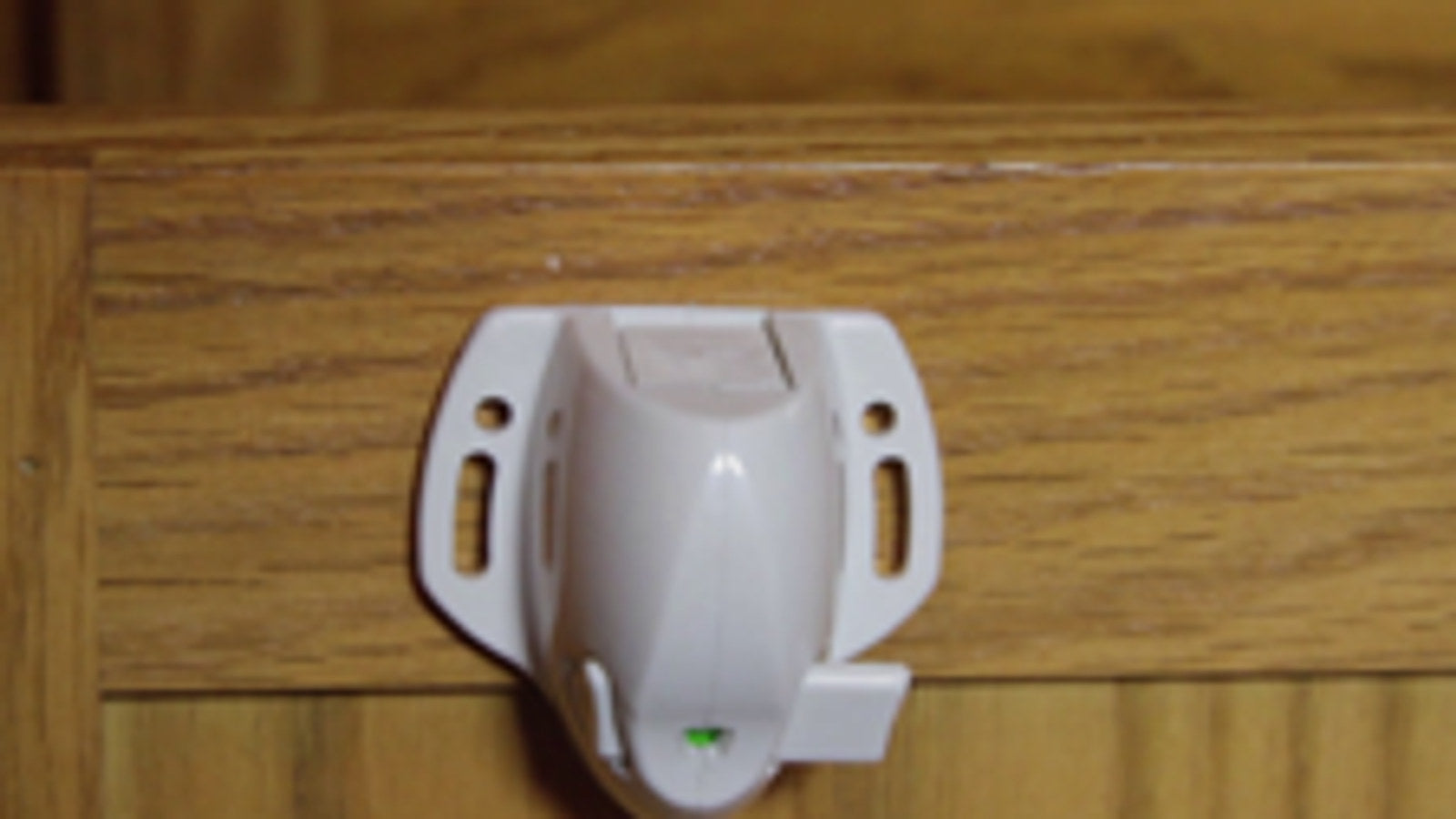 Dreambaby Adhesive Mag Lock 8 Pack Magnetic Child Safety Cupboard Locks