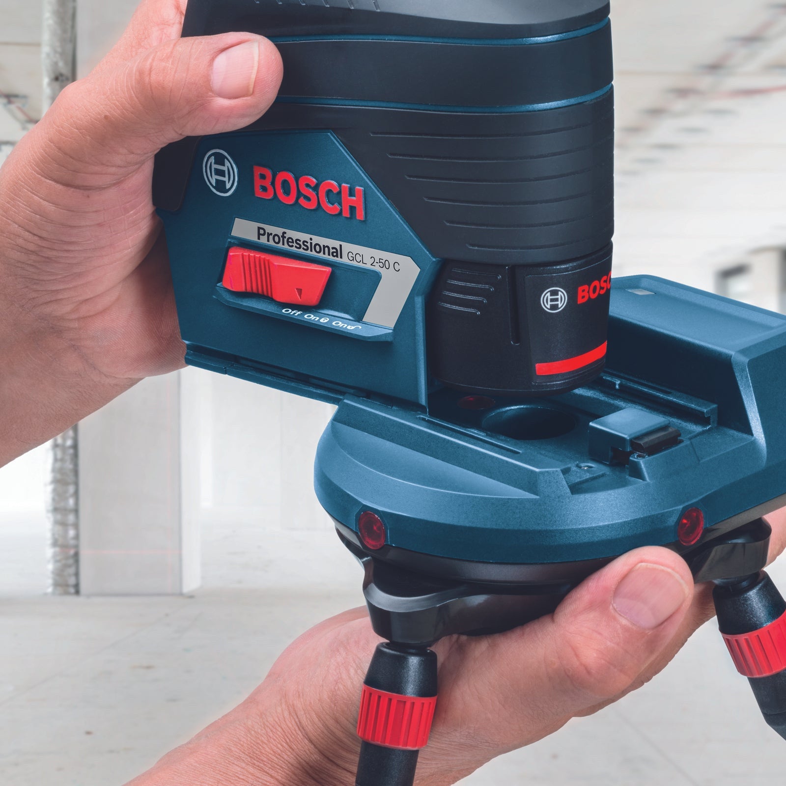 Bosch Professional Laser Motorised Base, Indoor & Outdoor, Remote Control 0601092800