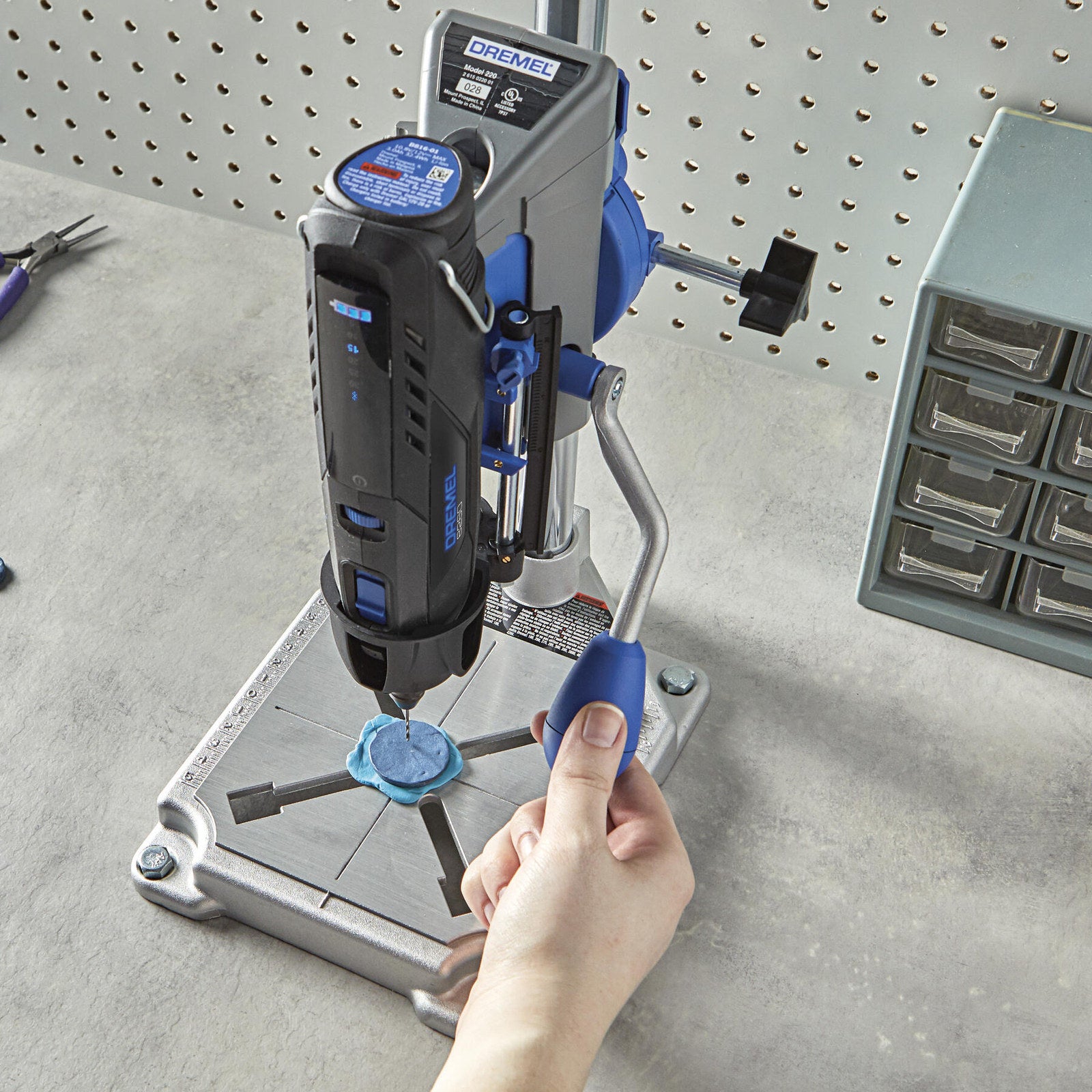 Dremel 3-in-1 Workstation Attachment Drill Press 220, Grey and Blue