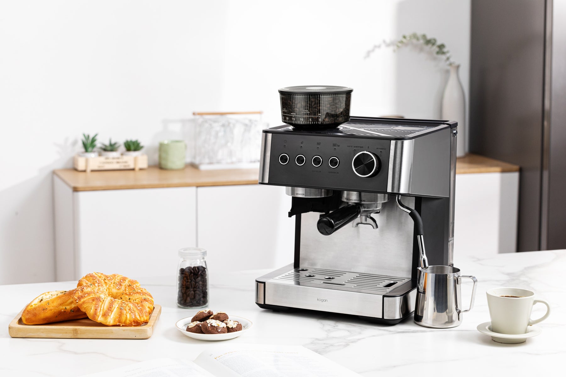 Kogan Espresso Barista Coffee Machine with Grinder