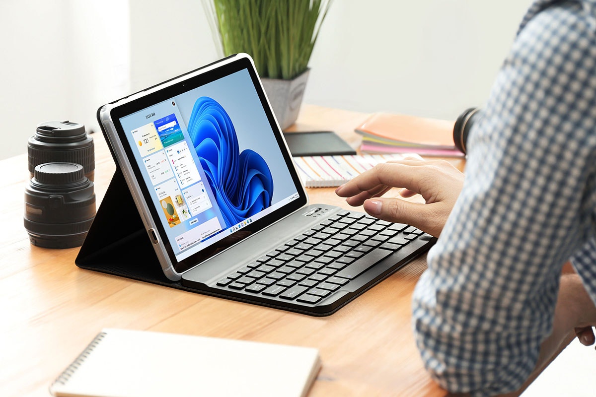 Kogan Explore Tab 10.1" Keyboard with Folio Case