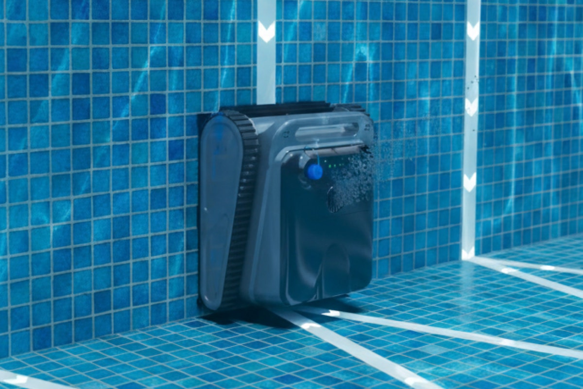 Kogan SmarterHome™ PoolClean Pro Pool Robot
