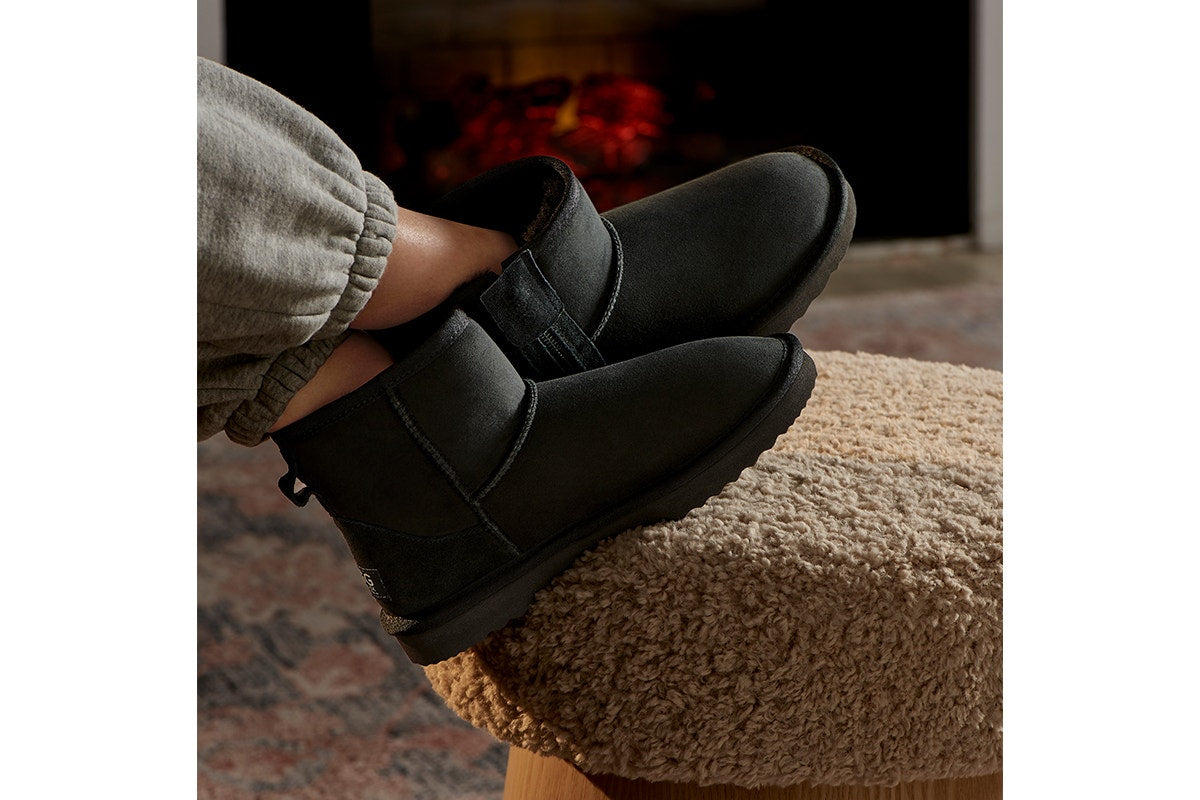 UGG Outback Premium Australian Sheepskin Zip Classic Boot (Black, Size 13M/14W US)