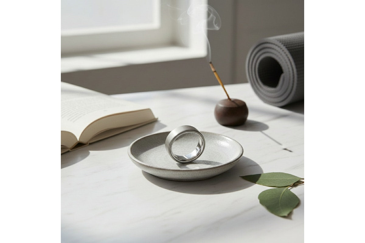 Oura Ring 4 (Brushed Silver, Size 6)