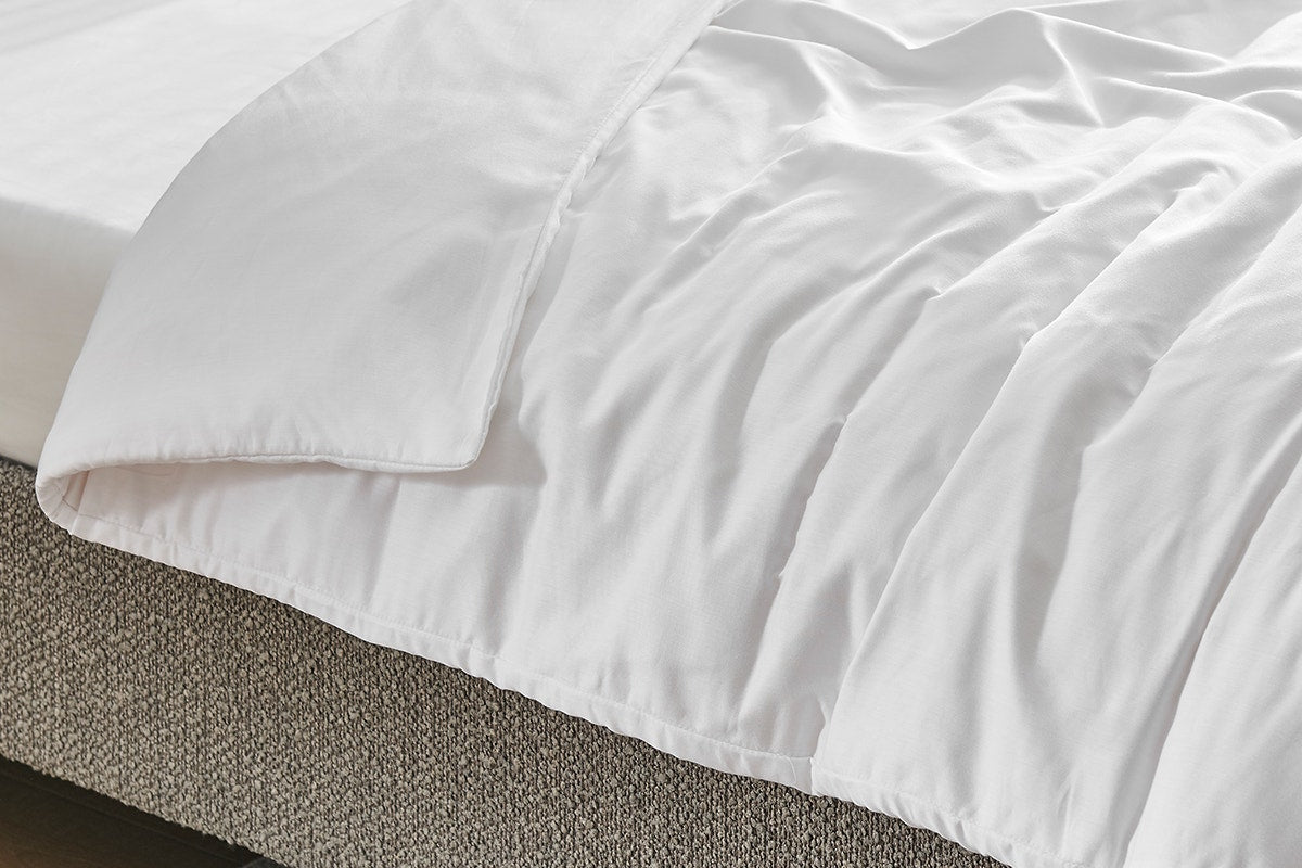 Ovela 1200TC Cotton Quilt Cover Set - White; Single)
