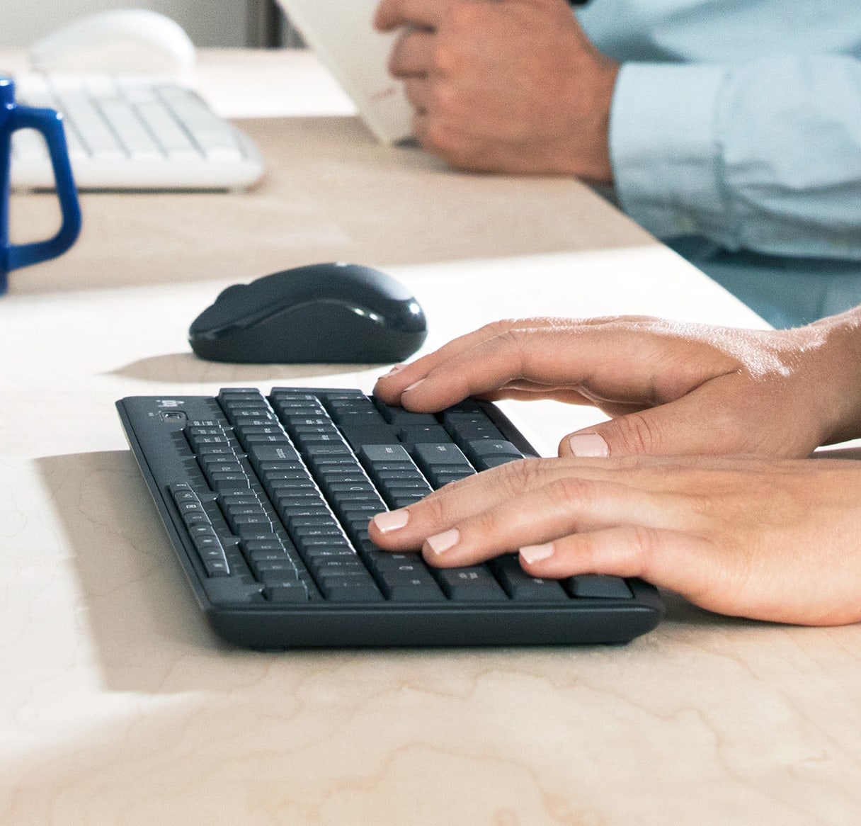 Logitech MK295 Wireless Silent Keyboard and Mouse Combo 2.4GHz Nano USB Receiver - SuperSaverAU - view 3