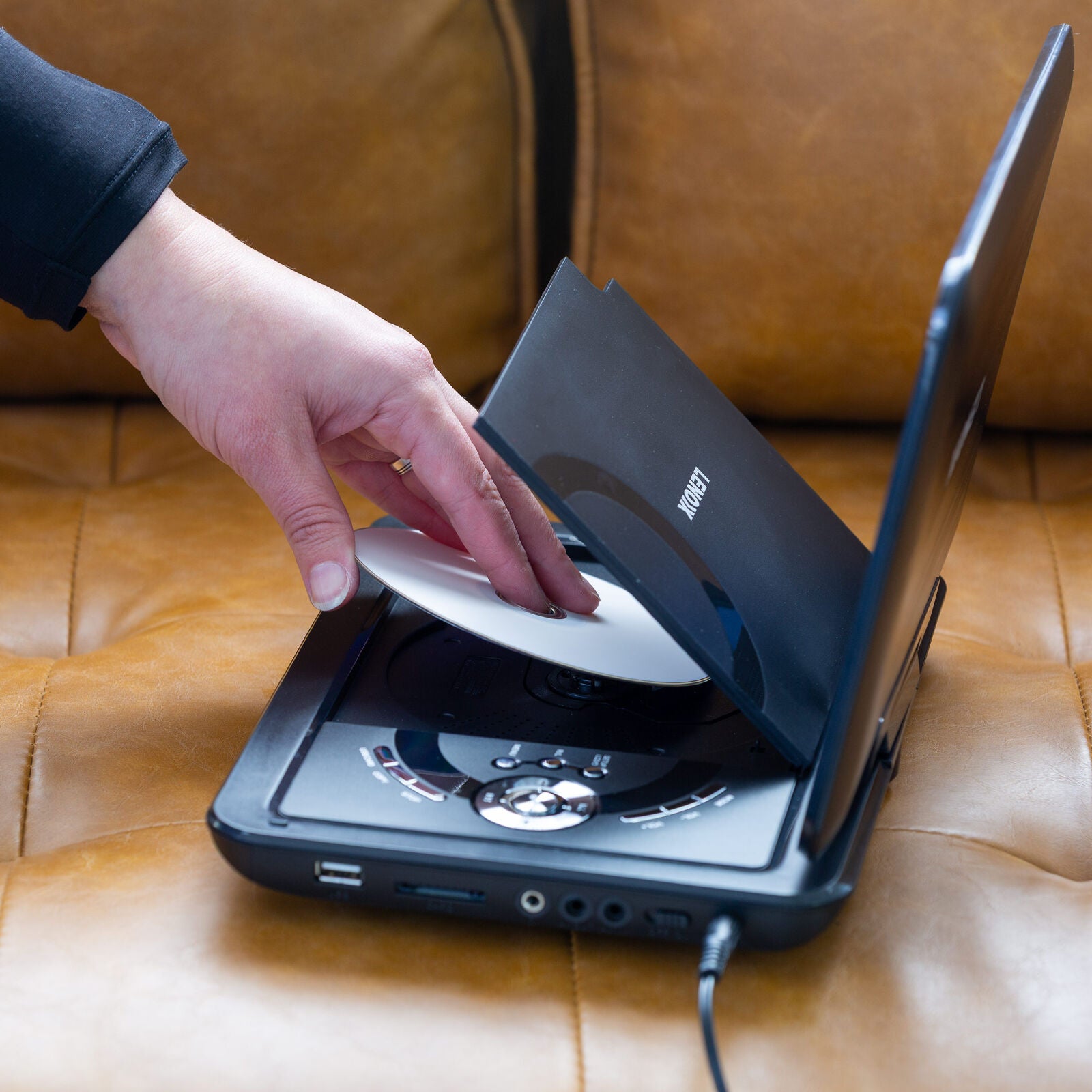10.1" Portable DVD Player with 270° Swivel Screen, Rechargeable Battery & Multi-Format Support - SuperSaverAU - view 4