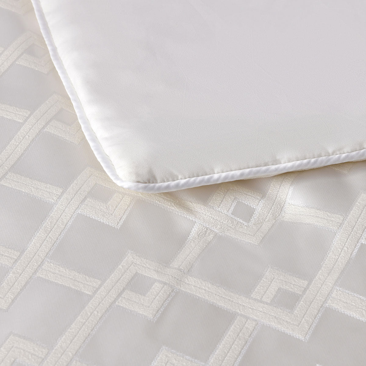 Bianca Firenze Pearl Jacquard Geometric Comforter Set – Queen/King 6 Piece