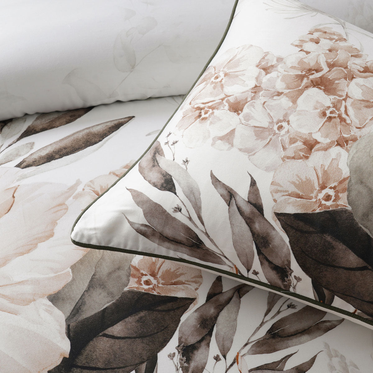 Bianca Somerset White Cotton Sateen Floral Quilt Cover Set – Double