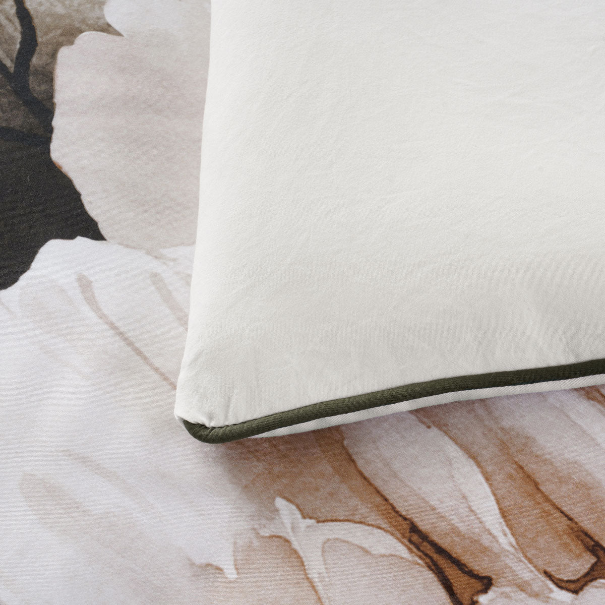 Bianca Somerset White Cotton Sateen Floral Quilt Cover Set – Double