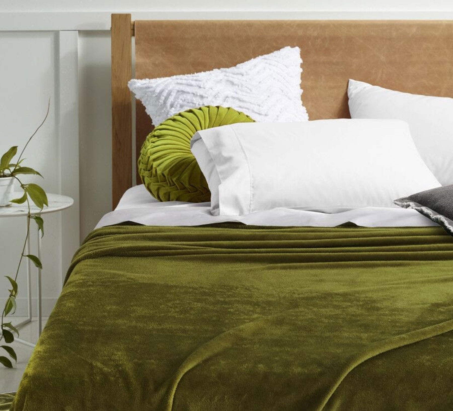 Accessorize Super Soft Blanket Queen/King 240 x 260 cm - Microfiber, Solid Colour - SuperSaverAU - view 1