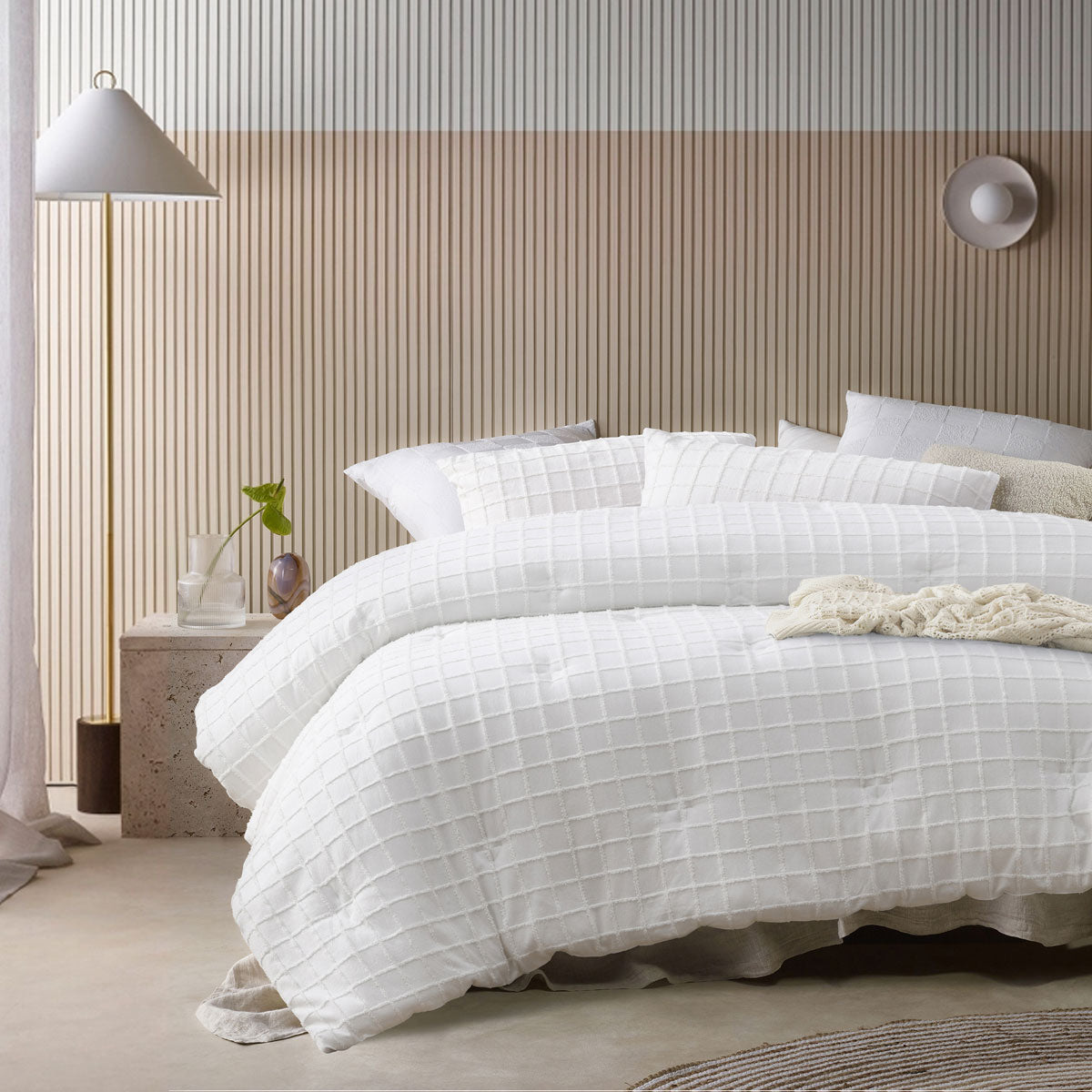 Vintage Design Homewares 3 Pcs Parquet White Comforter Set Queen - Chenille Grid Pattern - SuperSaverAU - view 1