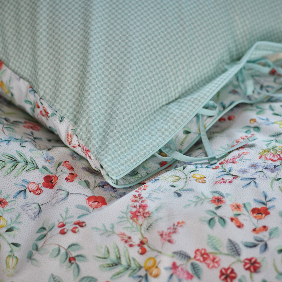 PIP Studio Midnight Garden White Cotton Quilt Cover Set King - Floral Print, Oxford Edge - SuperSaverAU - view 2