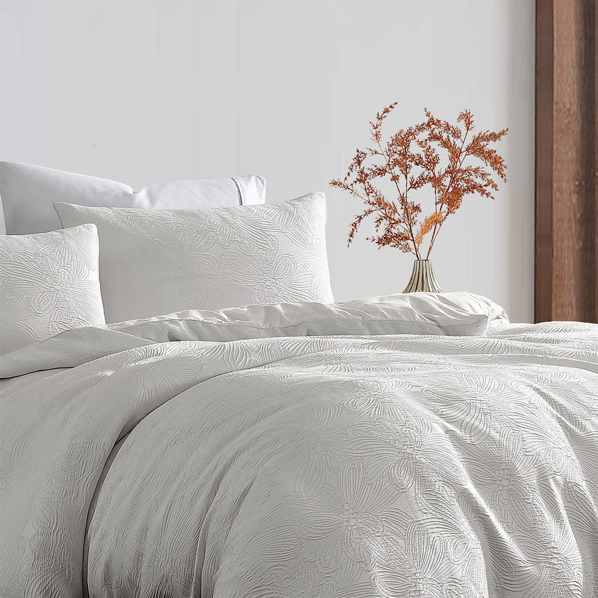 Ardor Avena White Floral Jacquard Quilt Cover Set – King