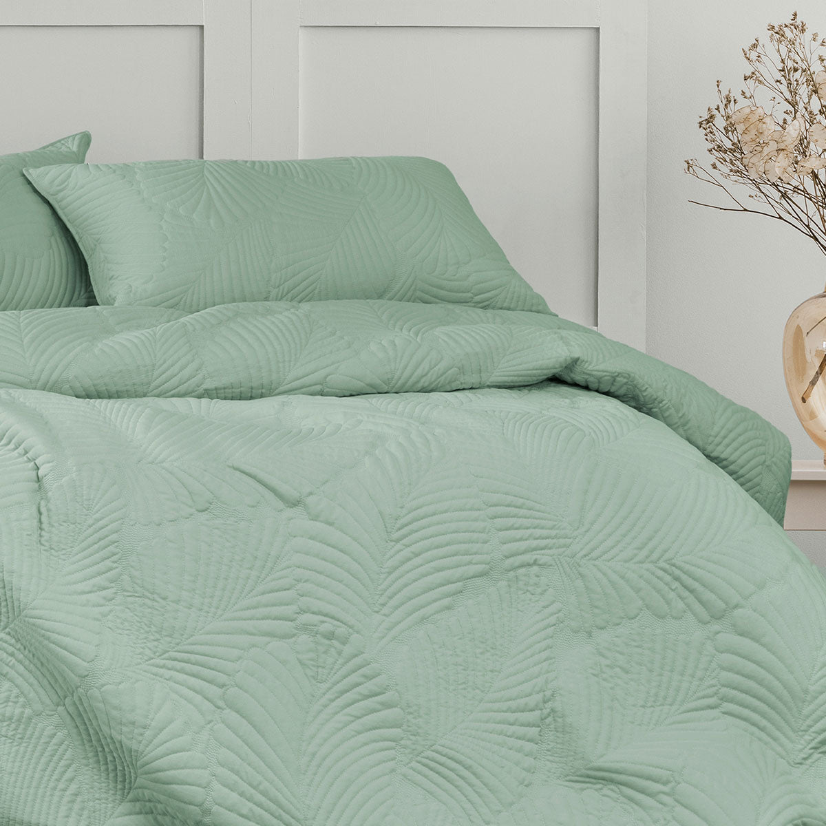 Ardor Quilt Cover Set Queen - Molly Palm Green Quilted Tropical Design - SuperSaverAU - view 1