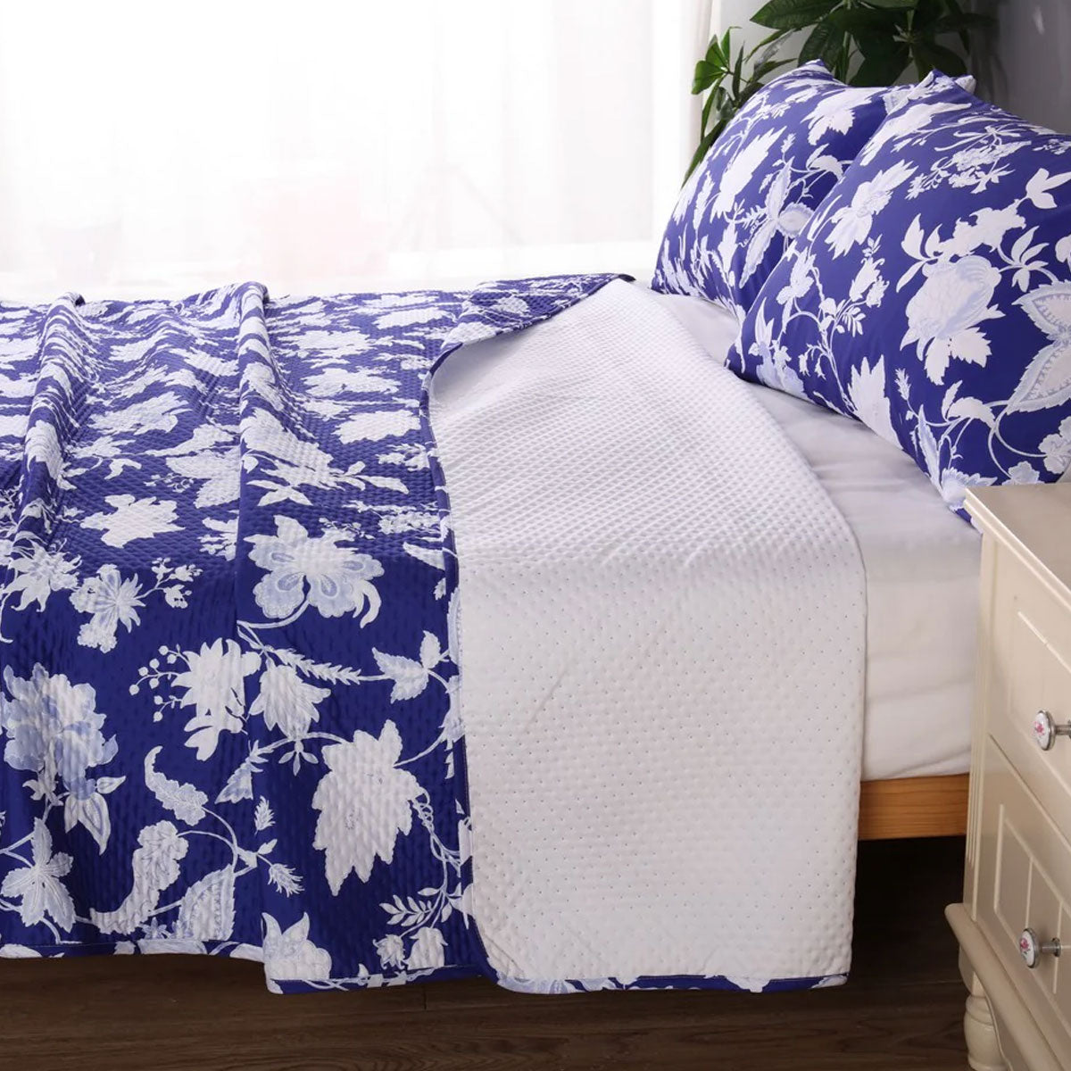 Ramesses Spring Blue 3 Pcs Bamboo Blend Reversible Comforter Set King - SuperSaverAU - view 2