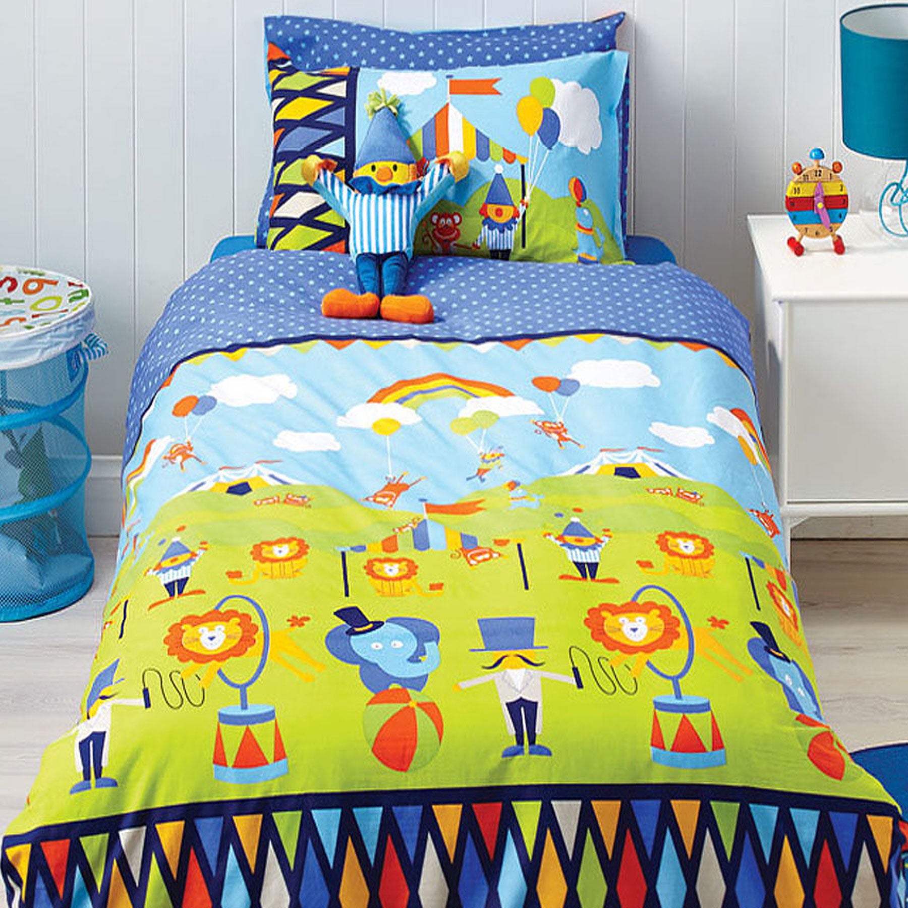 Cubby House Reversible Circus Fun Quilt Cover Set Double - Animal Print, Easy Care - SuperSaverAU - view 1