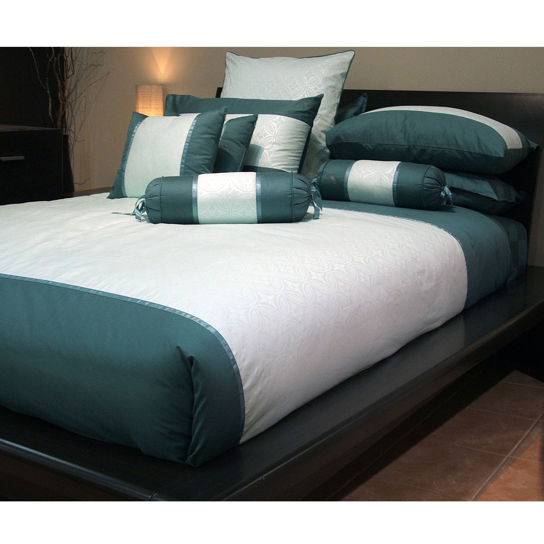 Chameleon Bedwear Petra Quilt Cover Set - Jacquard Design - Queen - SuperSaverAU - view 1