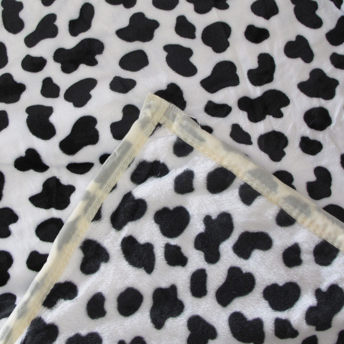 Premium Animal Skin Soft Flannel Plush Blanket 300GSM - Dalmatian, 150 x 200cm