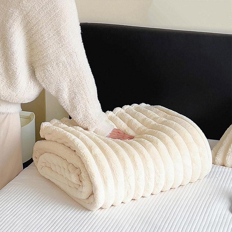 Premium Plush Throw Blanket – Khaki 150 x 200cm, Dual-Sided Texture
