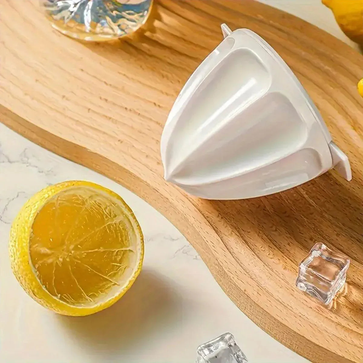 Premium Manual Citrus Juicer – White 500ml with Measuring Cup