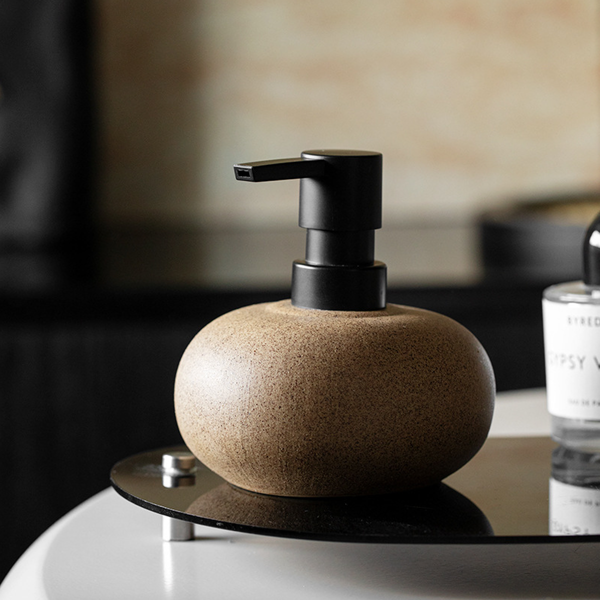 Premium Ceramic Pump Bottle – Matte Black Pump