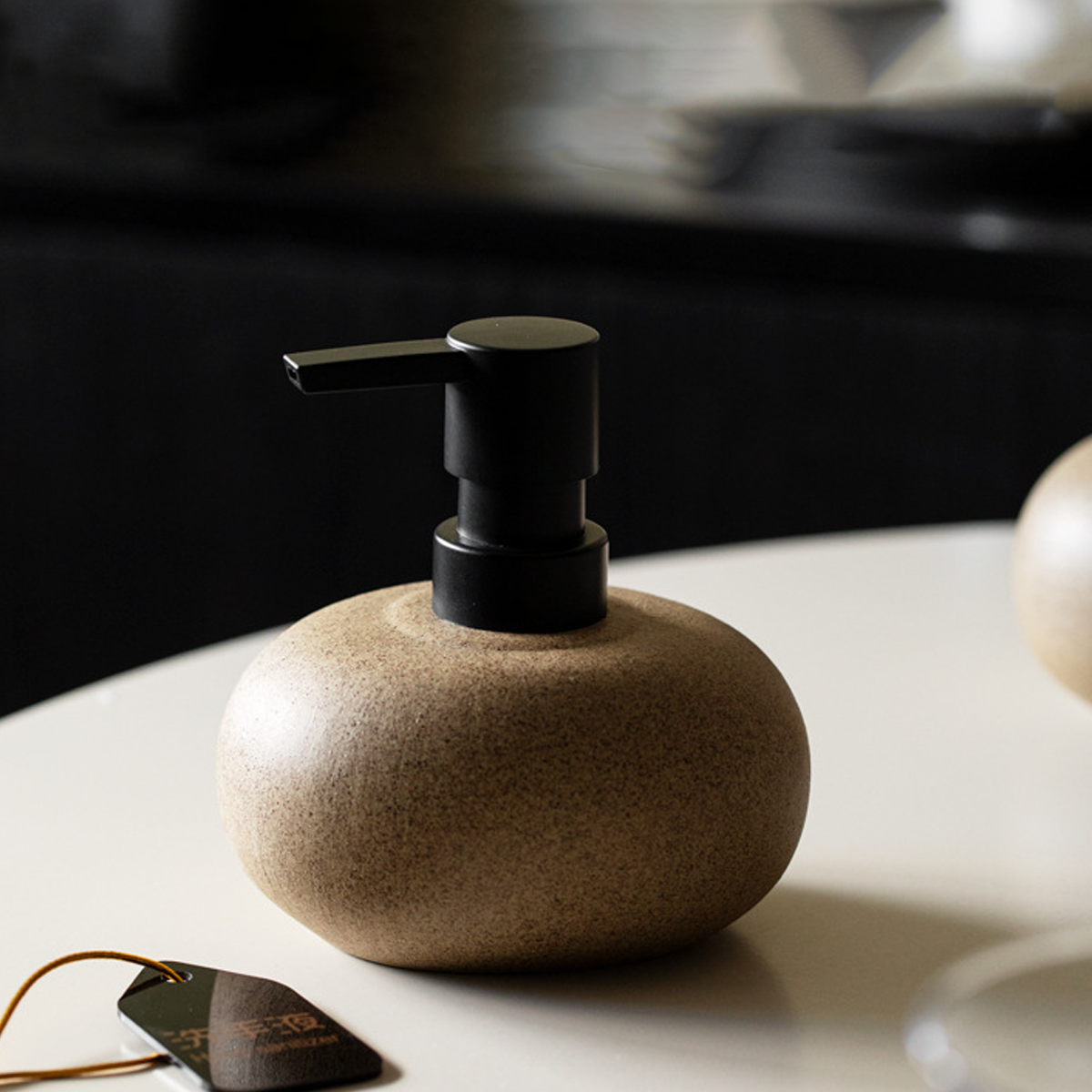 Premium Ceramic Pump Bottle – Matte Black Pump