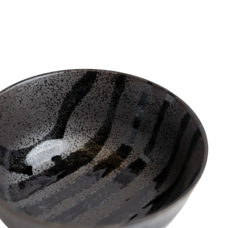 Premium Ceramic Fluted Udon Bowl – Gloss Black Stripes on Gunmetal Glaze 17cm
