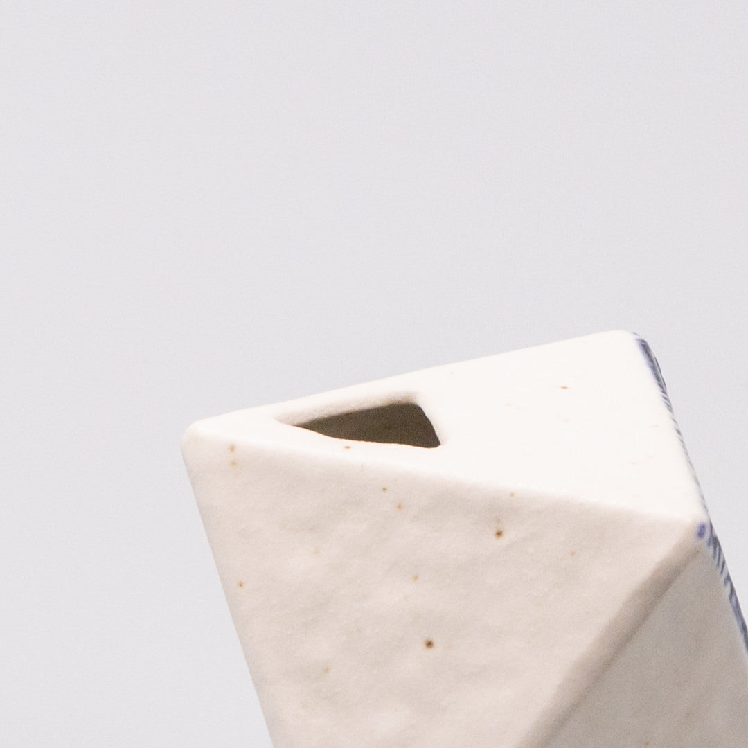 Premium Triangular Chrysanthemum Vase – White 130ml, Matte Black Glaze Detail