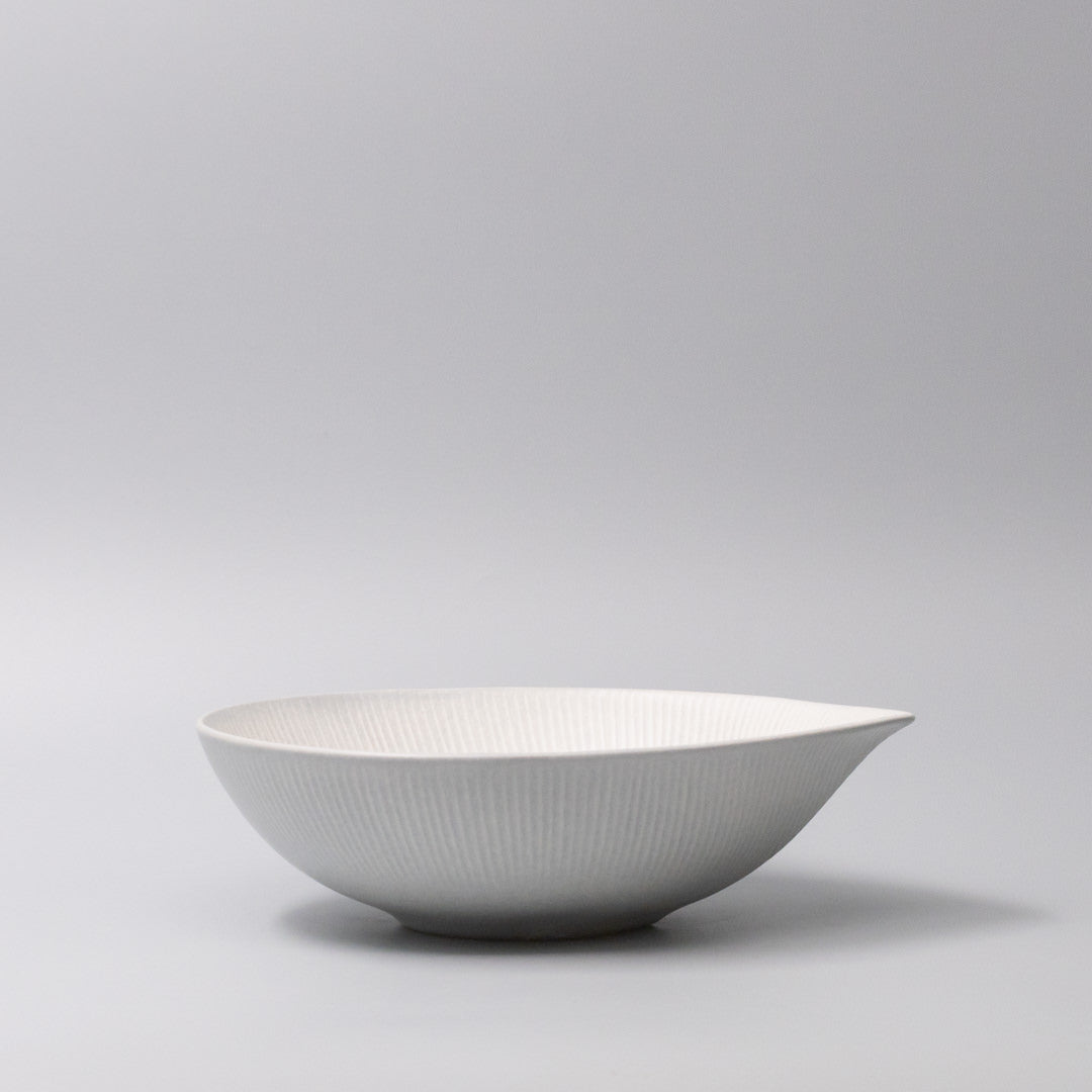 Premium Large Bowl – White Snow Leaf Glaze 24cm