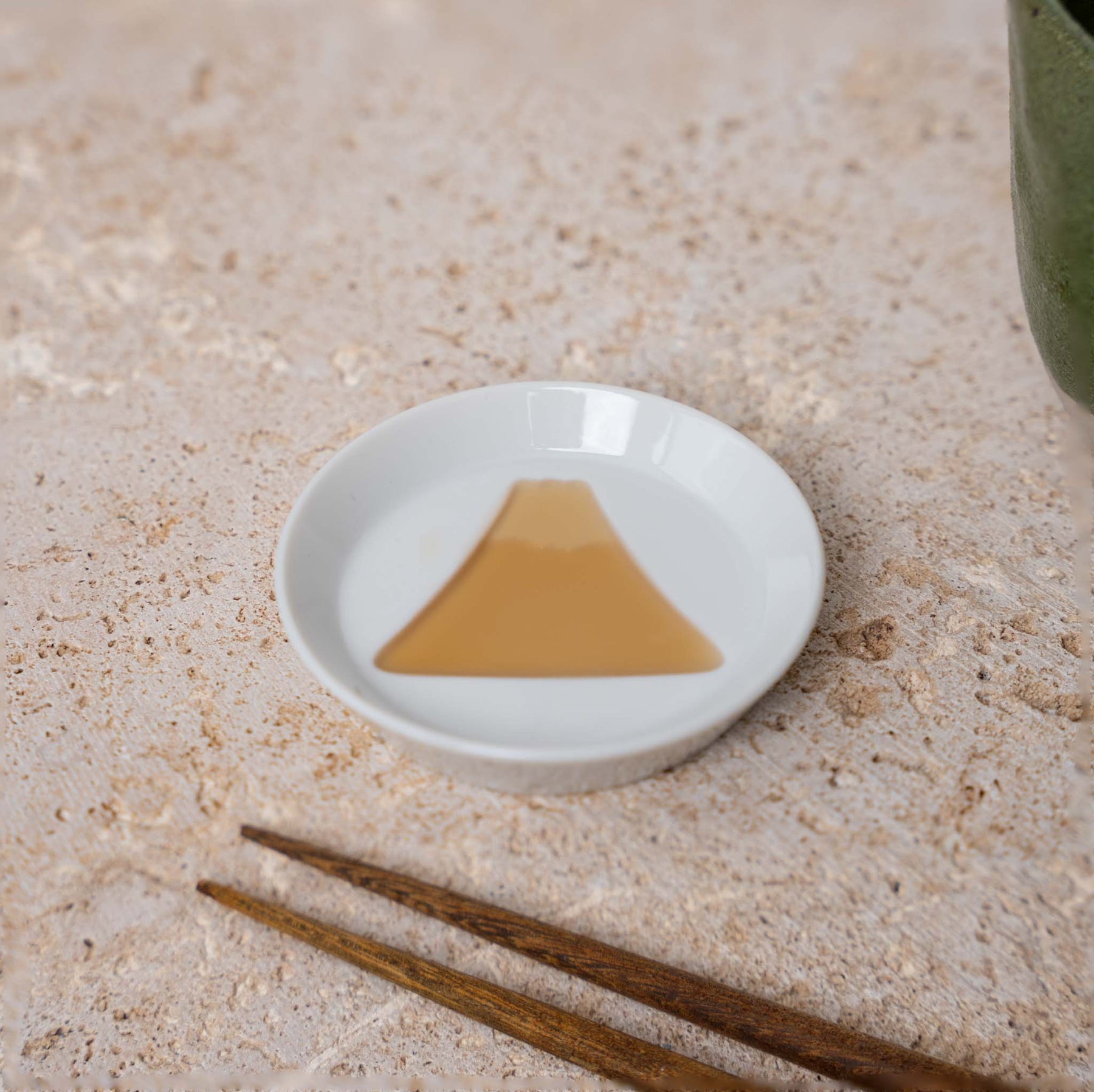 Premium 8.2cm Silhouette Fuji Ceramic Sauce Dish Japanese Tableware