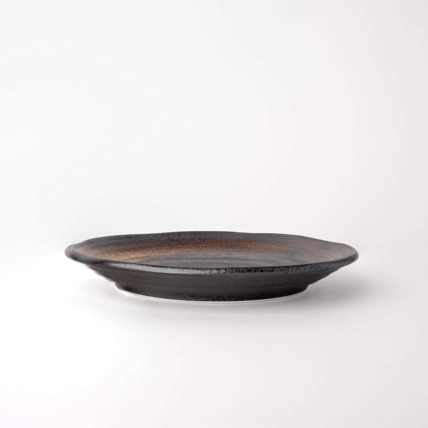 Premium Ceramic Flat Plate – Black Brushstroke Glaze 18cm, 700ml